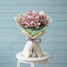 Букет цветов из:  Орхидеи и Розы #REPLACE_PRED# Первомайском Тамбовской области