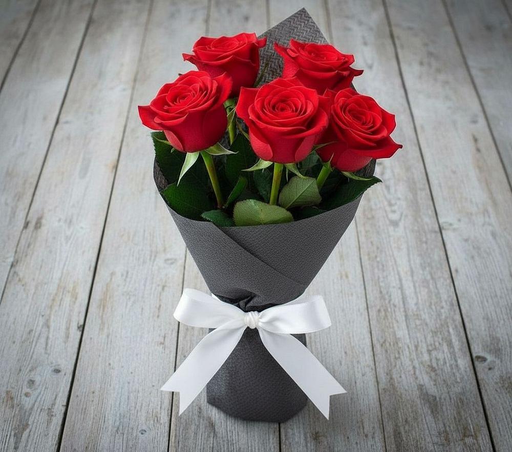Букет 5 Красных роз Эдлесс Лав в Первомайском Тамбовской области