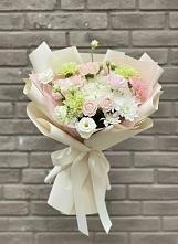 Букет цветов из:  Гвоздики, Розы, Лизиантусы и Хризантемы в Первомайском Тамбовской области